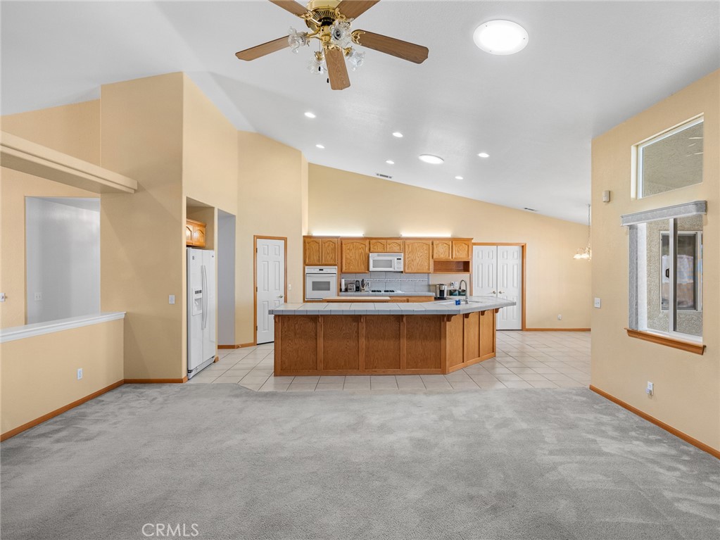 19224 Roanoke Road Apple Valley, CA 92307 - Photo 6 of 53