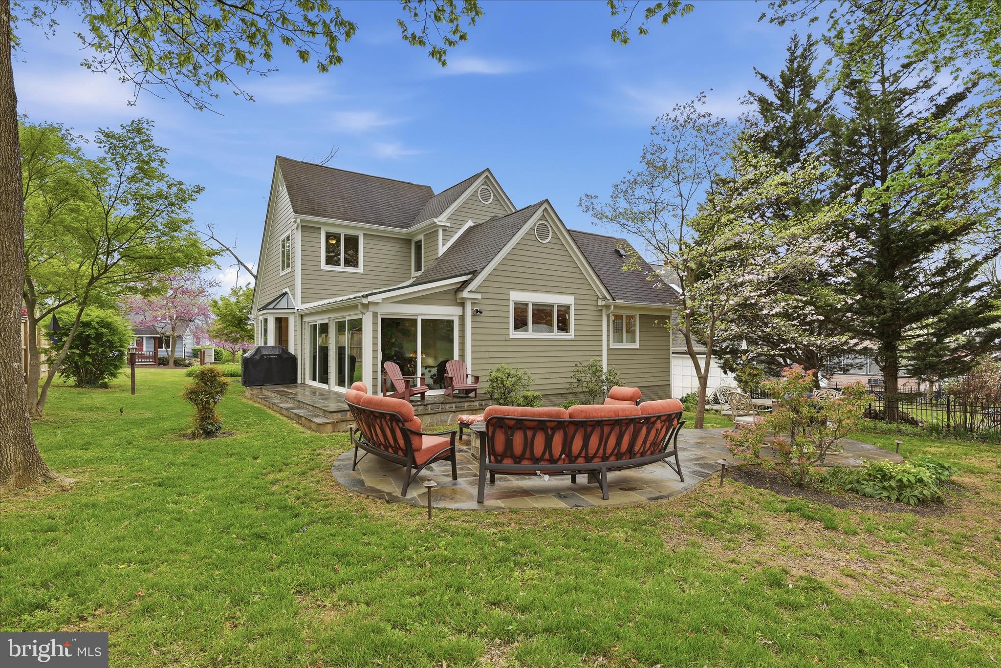 320 Loudoun Street Southwest Leesburg, VA 20175 - Photo 42 of 60 Back Exterior