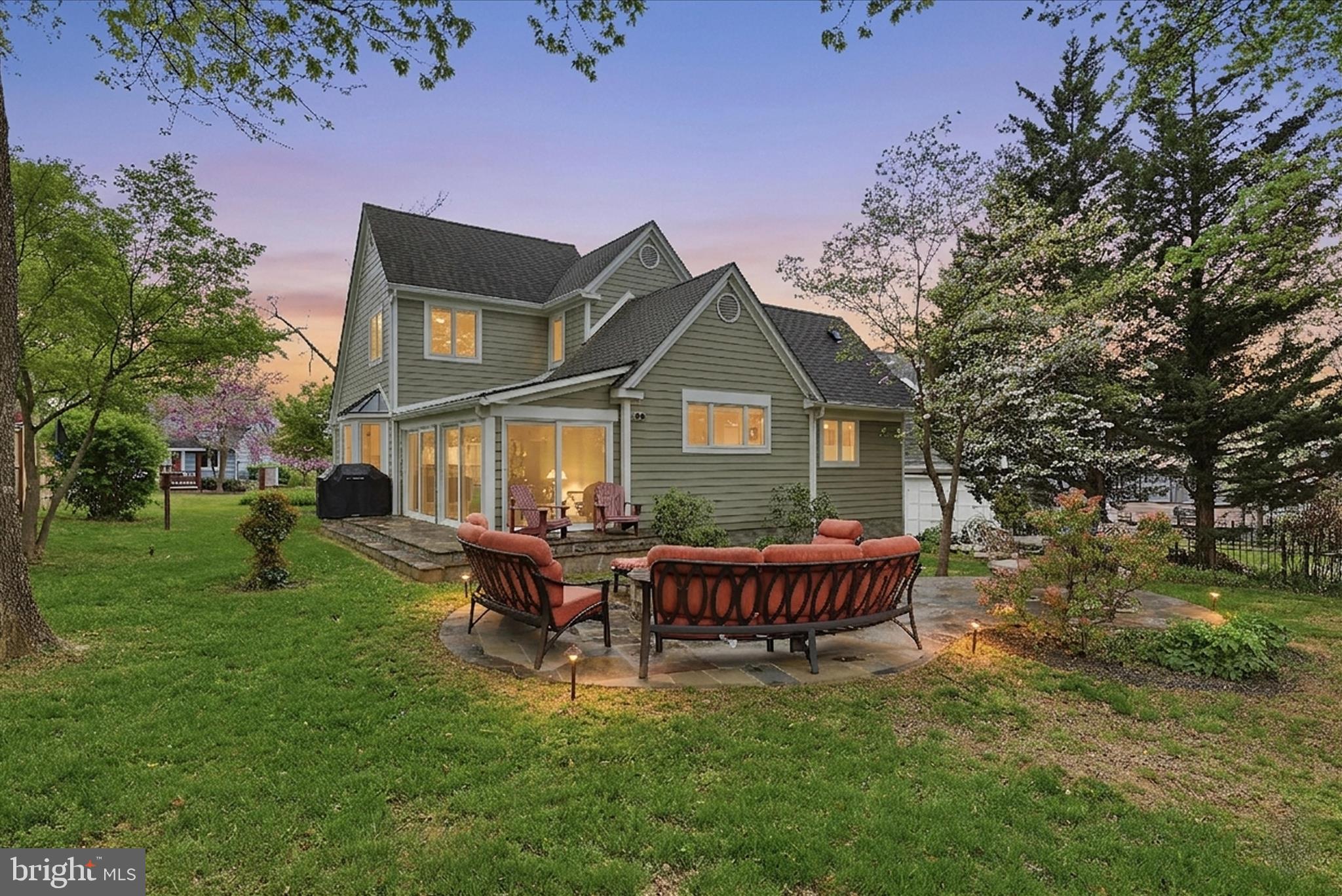 320 Loudoun Street Southwest Leesburg, VA 20175 - Photo 54 of 60 Twilight