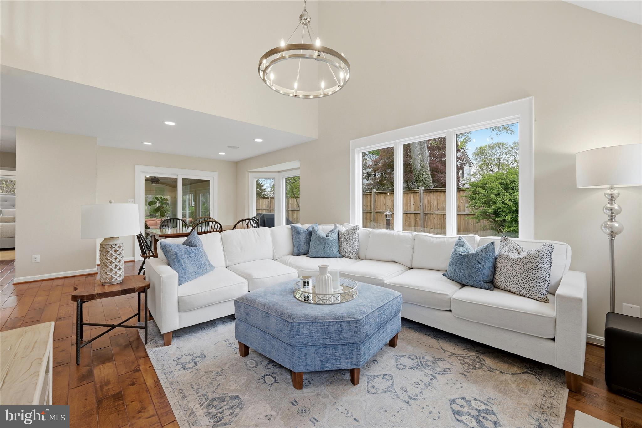 320 Loudoun Street Southwest Leesburg, VA 20175 - Photo 7 of 60 Living Room
