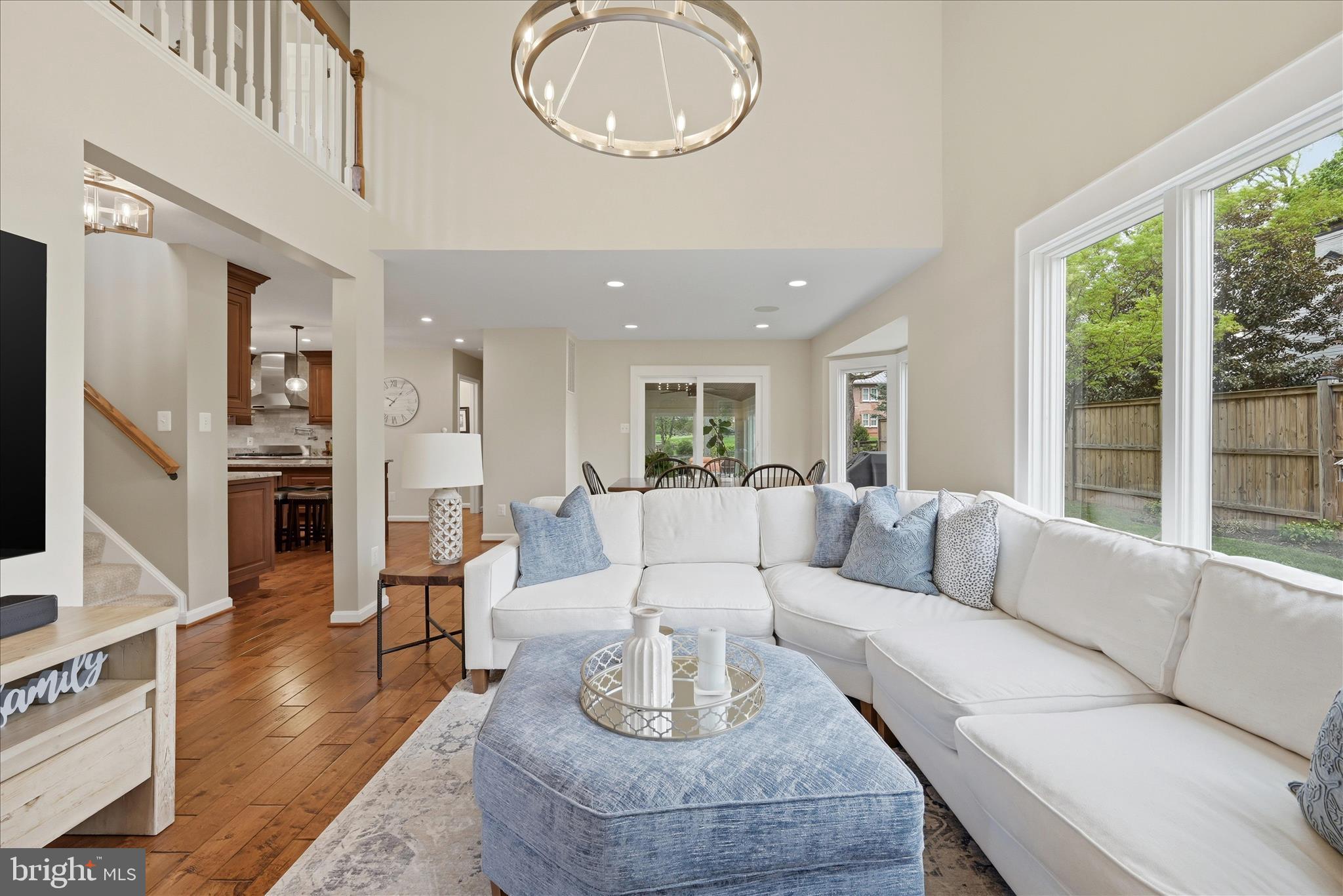 320 Loudoun Street Southwest Leesburg, VA 20175 - Photo 8 of 60 Living Room