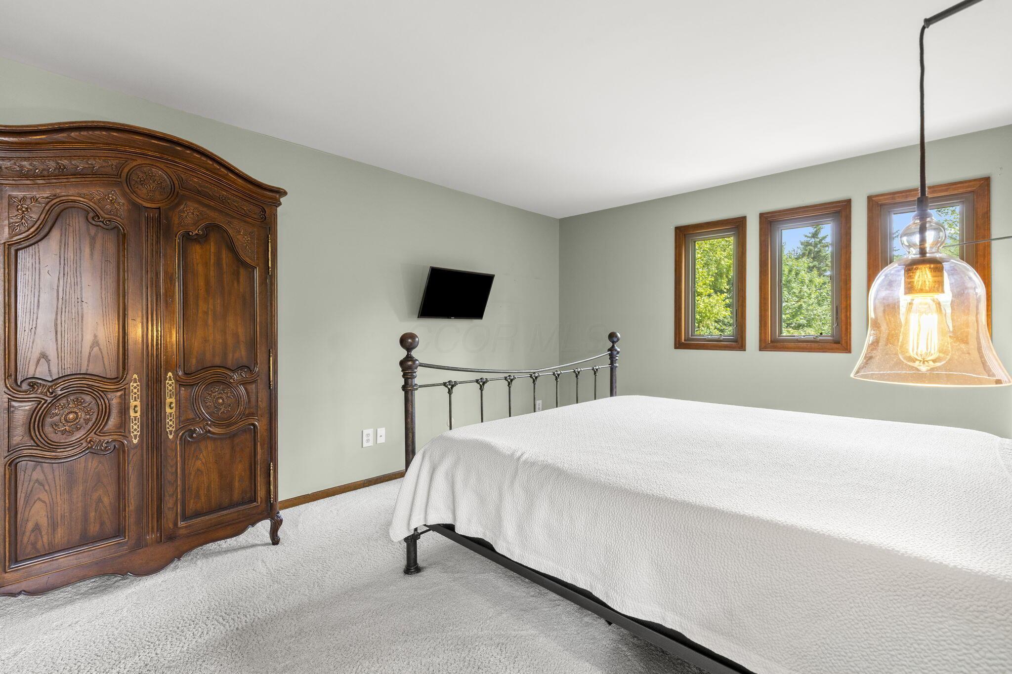 1161 Riva Ridge Boulevard Columbus, OH 43230 - Photo 27 of 60 OWNERS BEDROOM