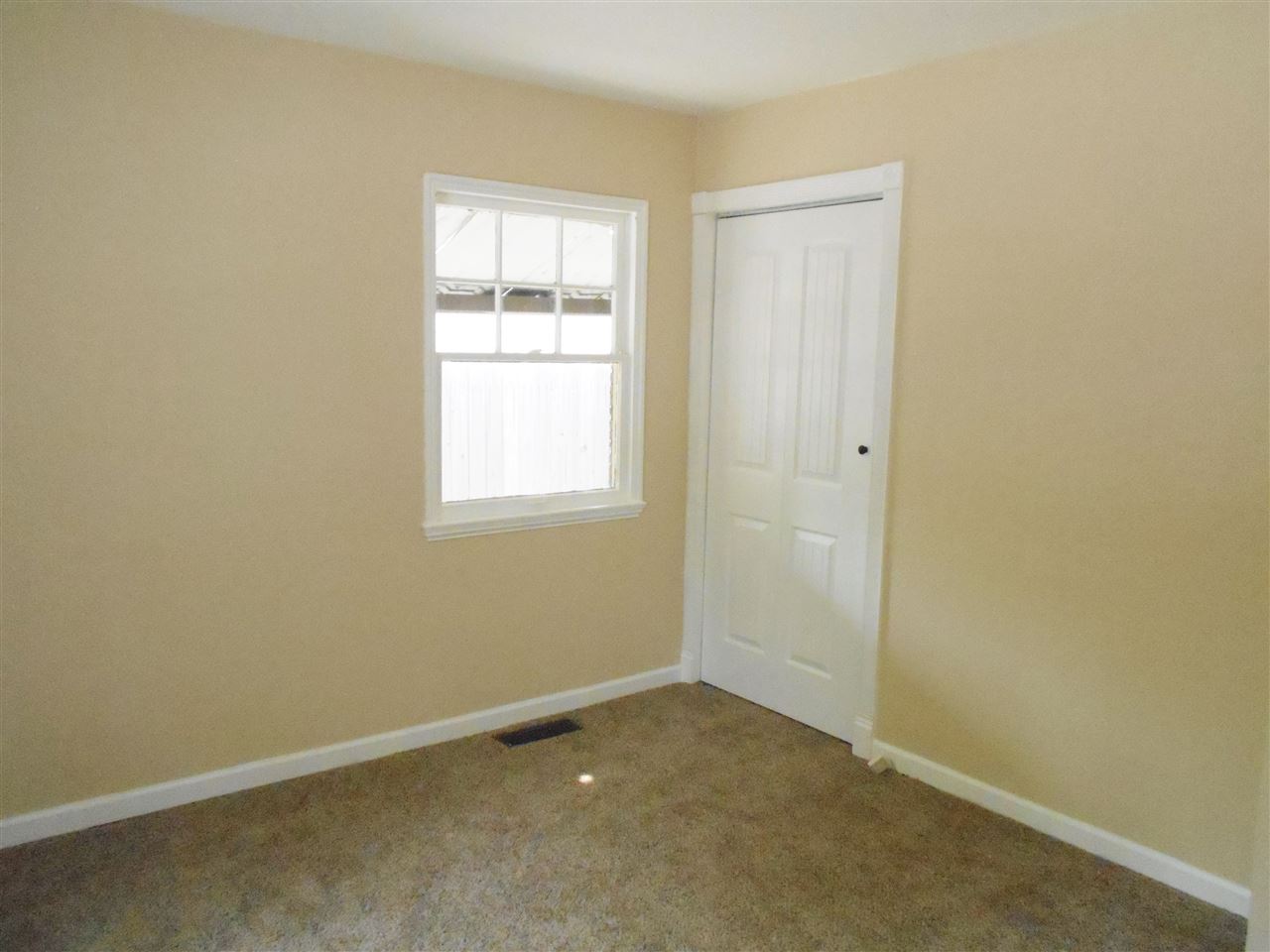 304 East Hawthorne Road Spokane, WA 99218 - Photo 11 of 20