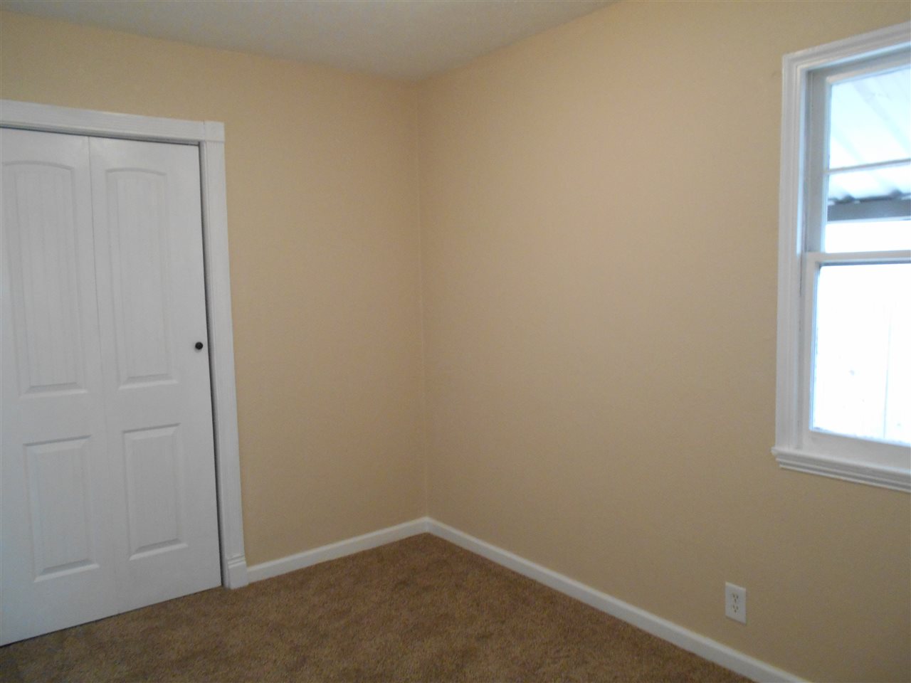 304 East Hawthorne Road Spokane, WA 99218 - Photo 12 of 20