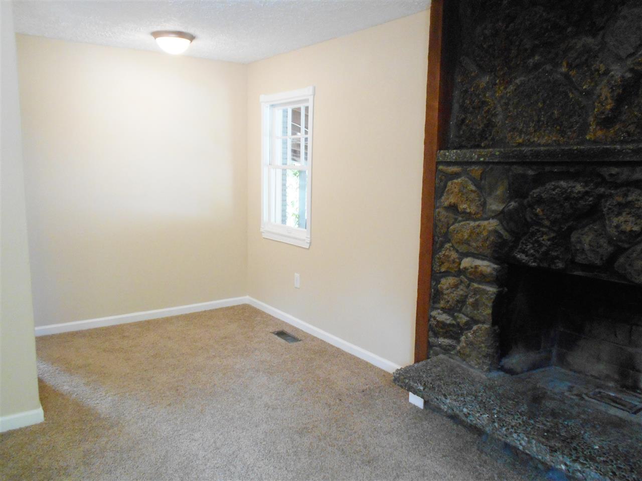 304 East Hawthorne Road Spokane, WA 99218 - Photo 4 of 20
