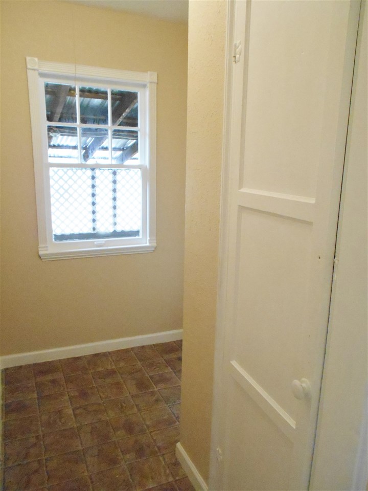304 East Hawthorne Road Spokane, WA 99218 - Photo 6 of 20