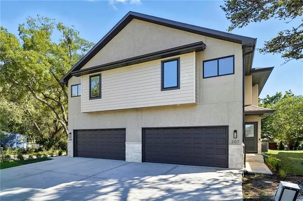 $350,000 | 211 Northwest Orchard Street, Lee's Summit, MO 64063