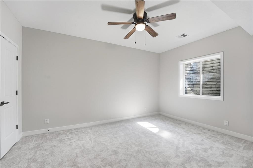 211 Northwest Orchard Street Lee's Summit, MO 64063 - Photo 28 of 35