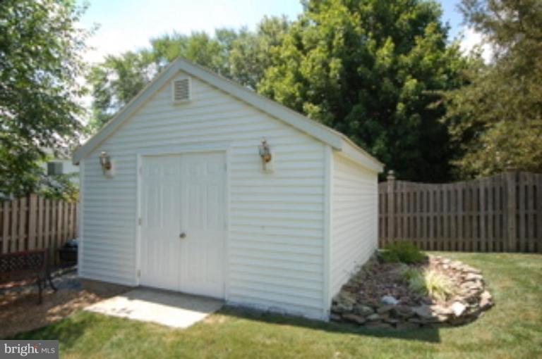 805 Cattail Lane Northeast Leesburg, VA 20176 - Photo 21 of 23 Shed