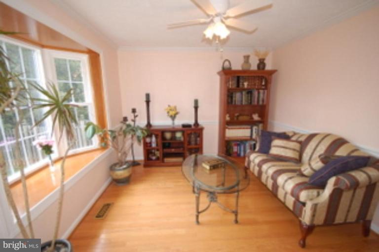 805 Cattail Lane Northeast Leesburg, VA 20176 - Photo 4 of 23 Dining Room