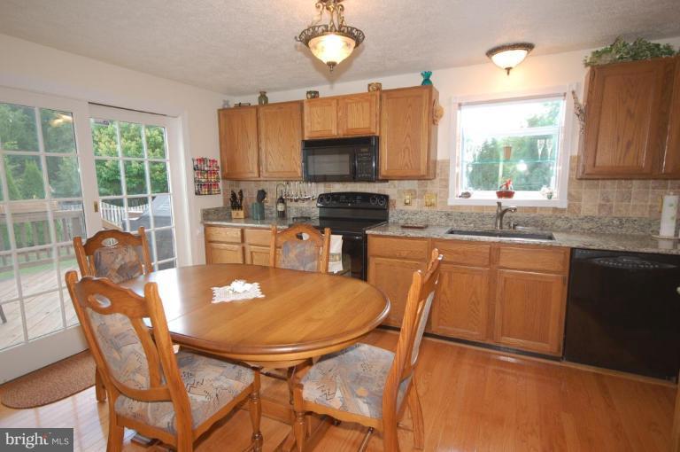 805 Cattail Lane Northeast Leesburg, VA 20176 - Photo 6 of 23 Kitchen #2