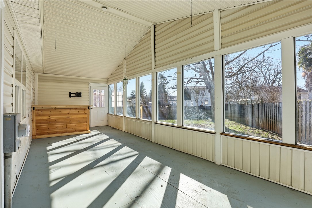 2703 Dellwood Lane Anderson, SC 29621 - Photo 20 of 26 Full windows and bar