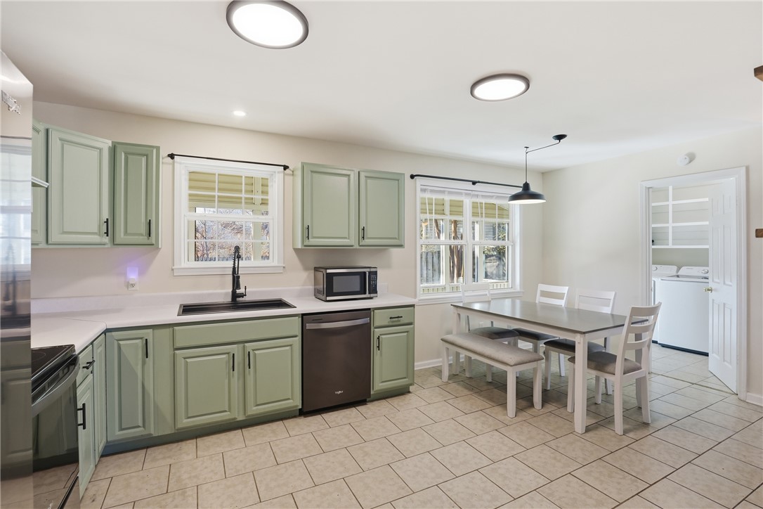 2703 Dellwood Lane Anderson, SC 29621 - Photo 4 of 26 Eat-in kitchen