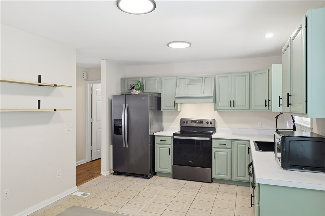 2703 Dellwood Lane Anderson, SC 29621 - Photo 6 of 26 Excellent space for a buffet or sideboard.