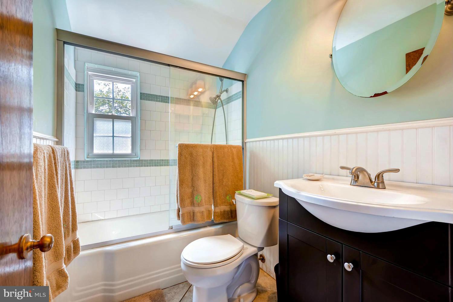 1615 Mussula Road Towson, MD 21286 - Photo 15 of 30 a bathroom with a sink a toilet and tub