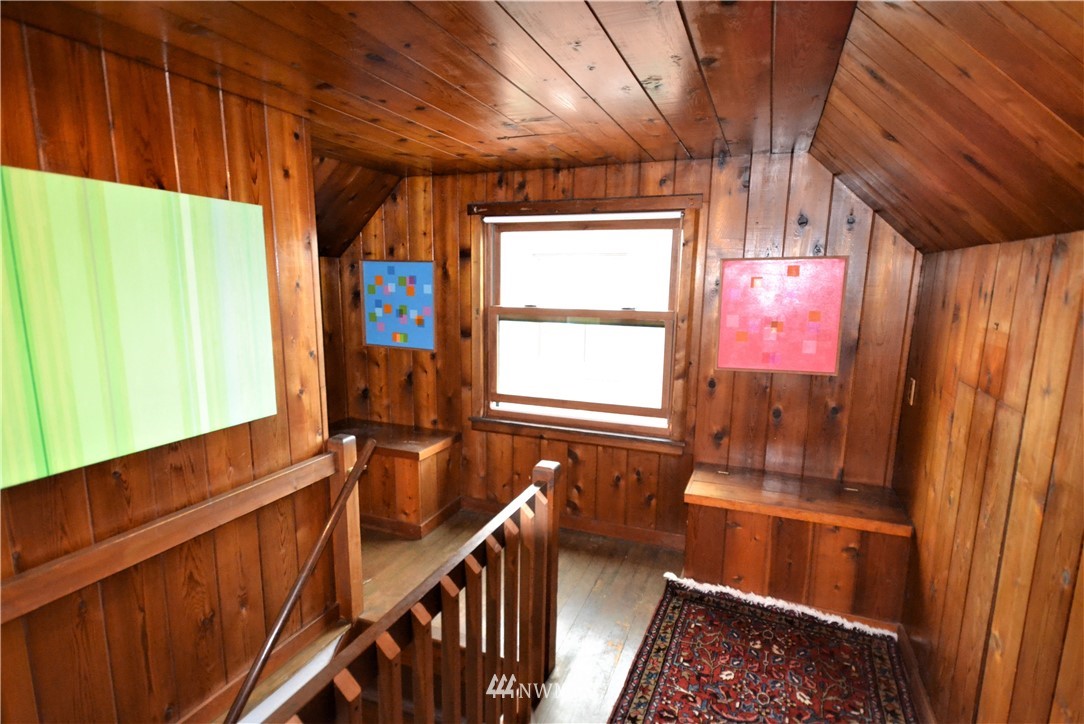 8335 23rd Avenue Northwest Seattle, WA 98117 - Photo 12 of 23