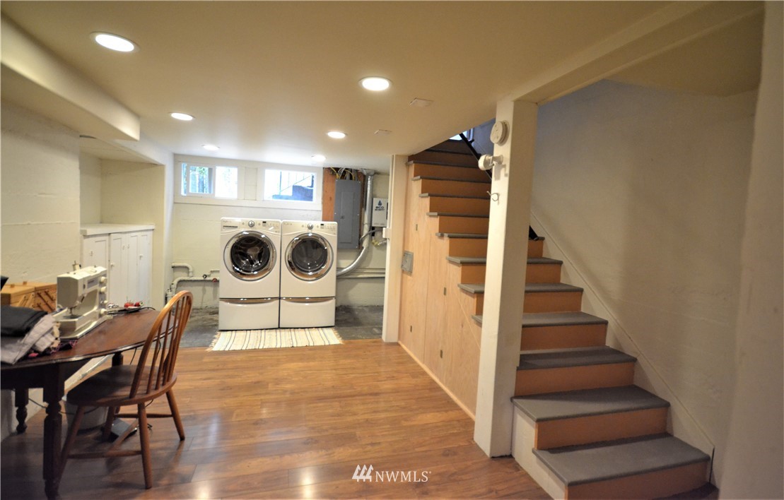 8335 23rd Avenue Northwest Seattle, WA 98117 - Photo 15 of 23