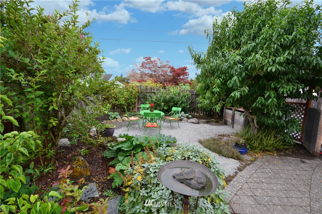 8335 23rd Avenue Northwest Seattle, WA 98117 - Photo 18 of 23