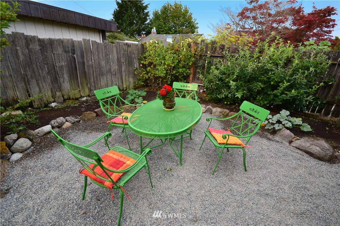 8335 23rd Avenue Northwest Seattle, WA 98117 - Photo 19 of 23