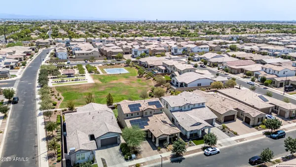 $940,000 | 1657 South Henry Lane, Gilbert, AZ 85295