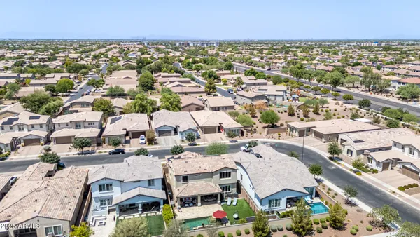 $940,000 | 1657 South Henry Lane, Gilbert, AZ 85295