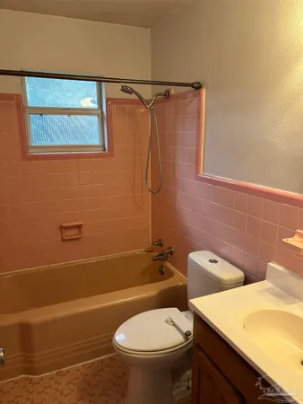 $1,800 | 425 Rentz Avenue, Pensacola, FL 32507