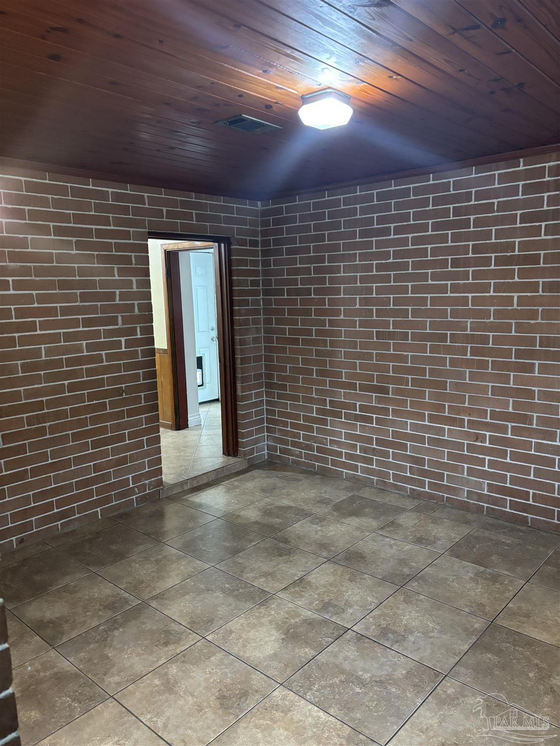 425 Rentz Avenue Pensacola, FL 32507 - Photo 15 of 18