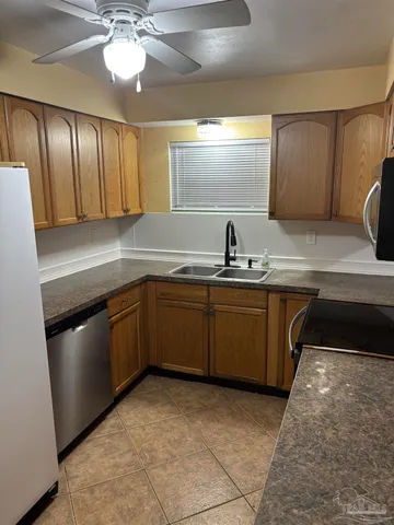 $2,100 | 425 Rentz Avenue, Pensacola, FL 32507