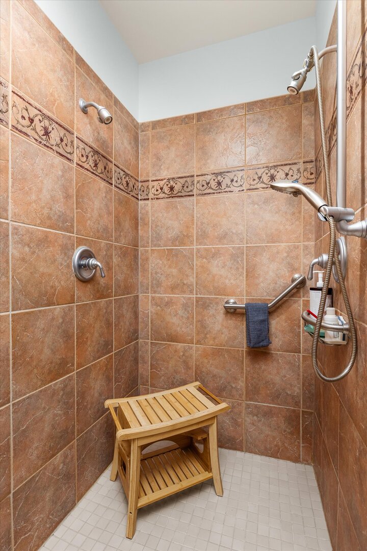 1330 Airport Road Morris, IL 60450 - Photo 21 of 53 a bathroom with a shower