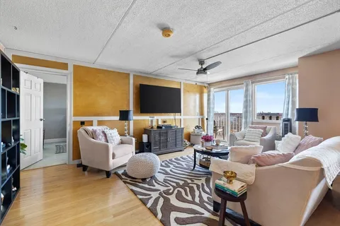 $399,000 | 200 Cove Way, Unit 1015, Quincy, MA 02169