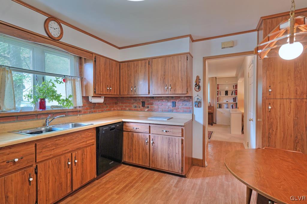 2170 Barrington Road Bethlehem, PA 18018 - Photo 15 of 39 Gallery Image 15