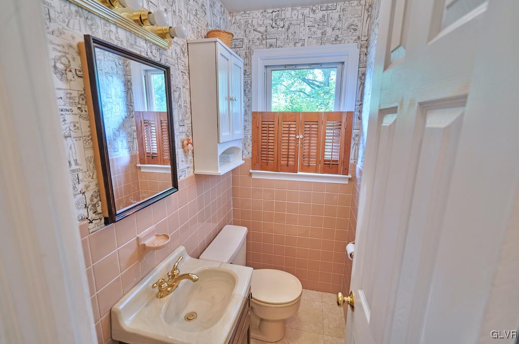 2170 Barrington Road Bethlehem, PA 18018 - Photo 16 of 39 Gallery Image 16