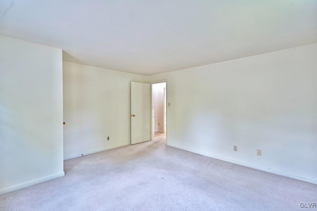 2170 Barrington Road Bethlehem, PA 18018 - Photo 18 of 39 Gallery Image 18