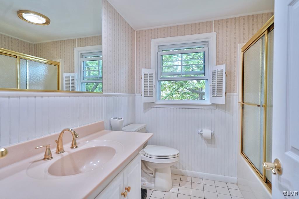 2170 Barrington Road Bethlehem, PA 18018 - Photo 20 of 39 Gallery Image 20