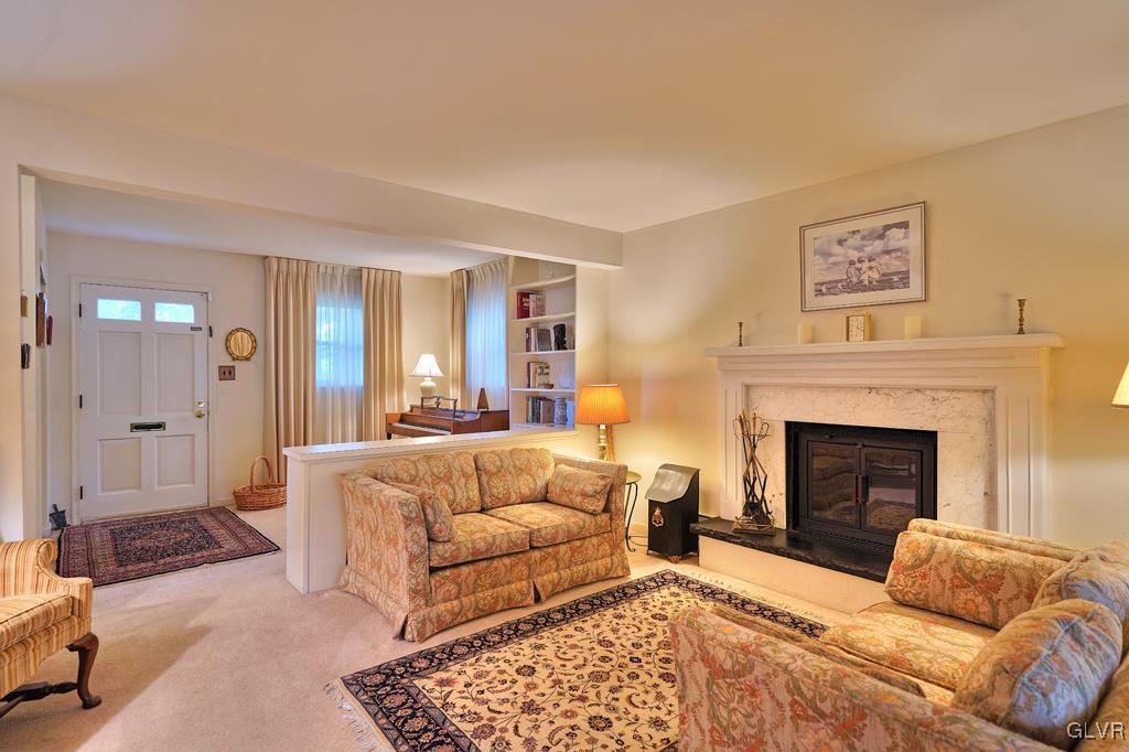 2170 Barrington Road Bethlehem, PA 18018 - Photo 7 of 39 Gallery Image 7