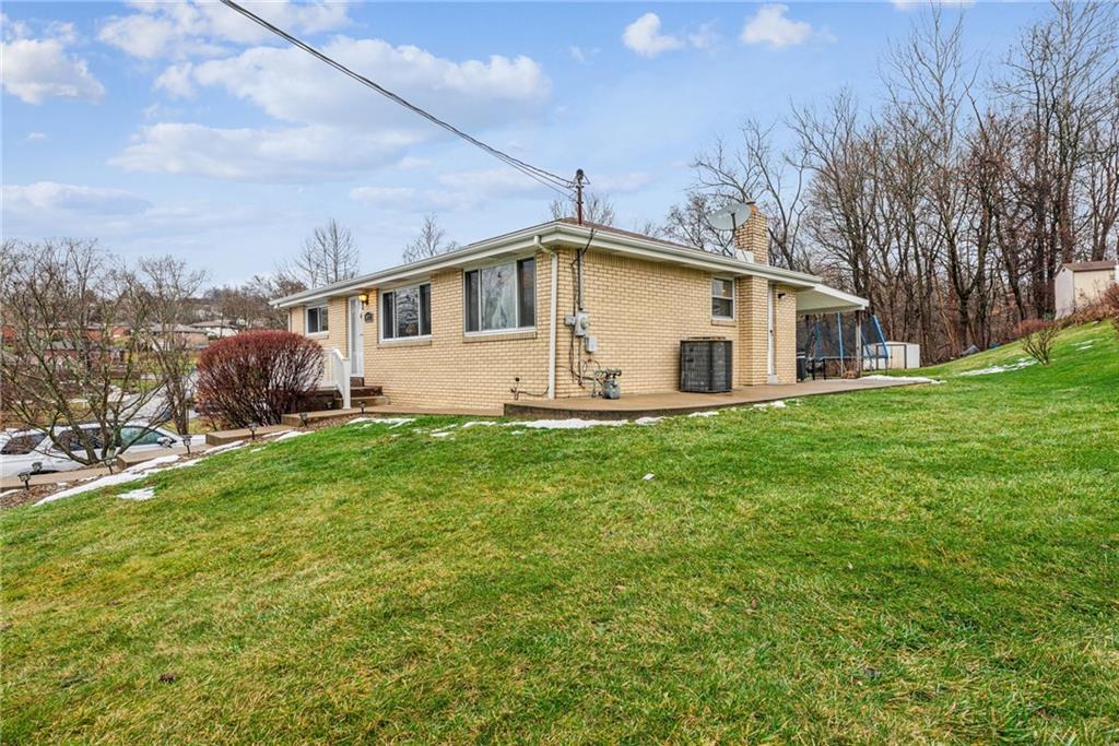 9777 Don Drive Irwin, PA 15642 - Photo 4 of 31