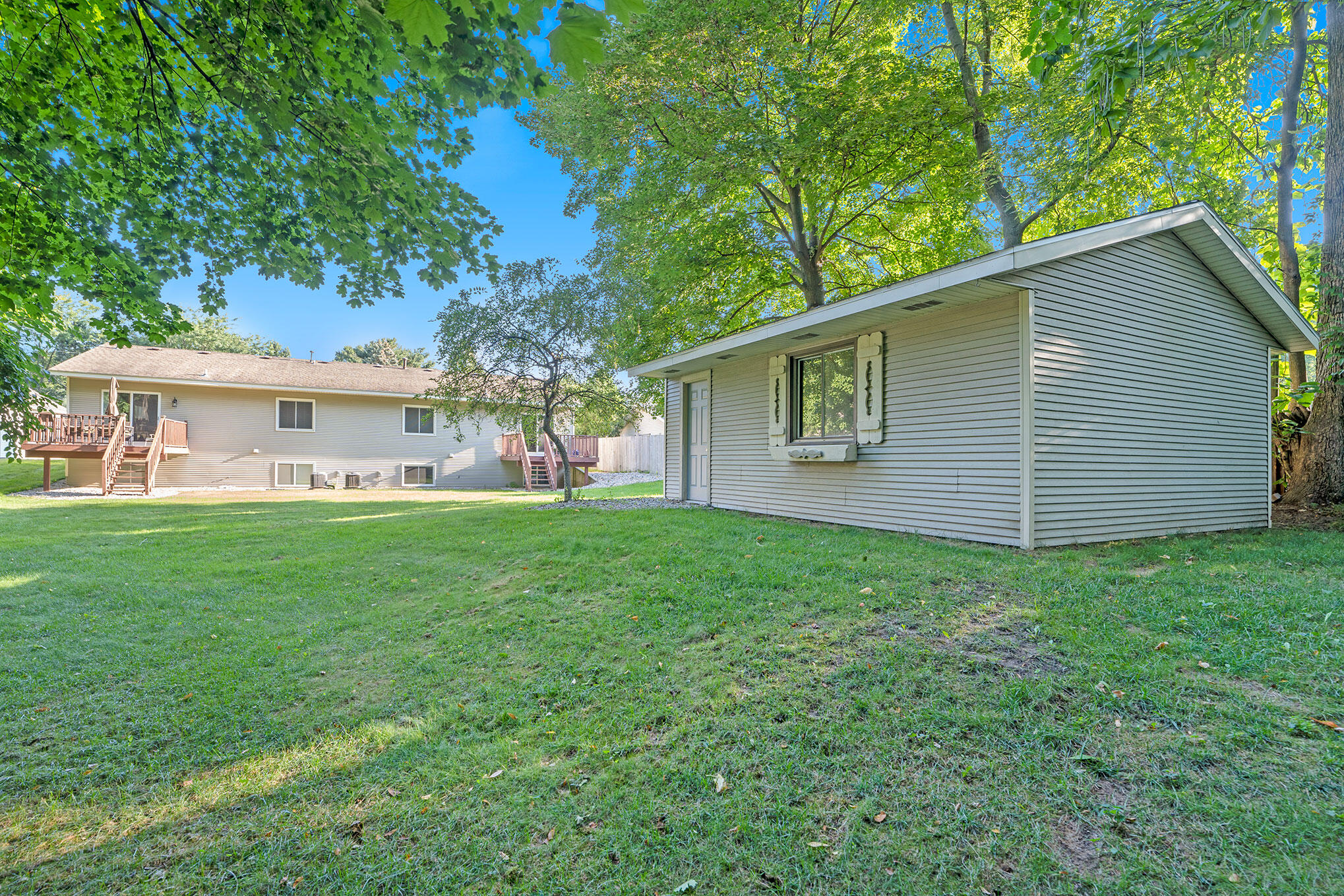 508-510 Riley Street Holland, MI 49424 - Photo 2 of 25 DSC01310