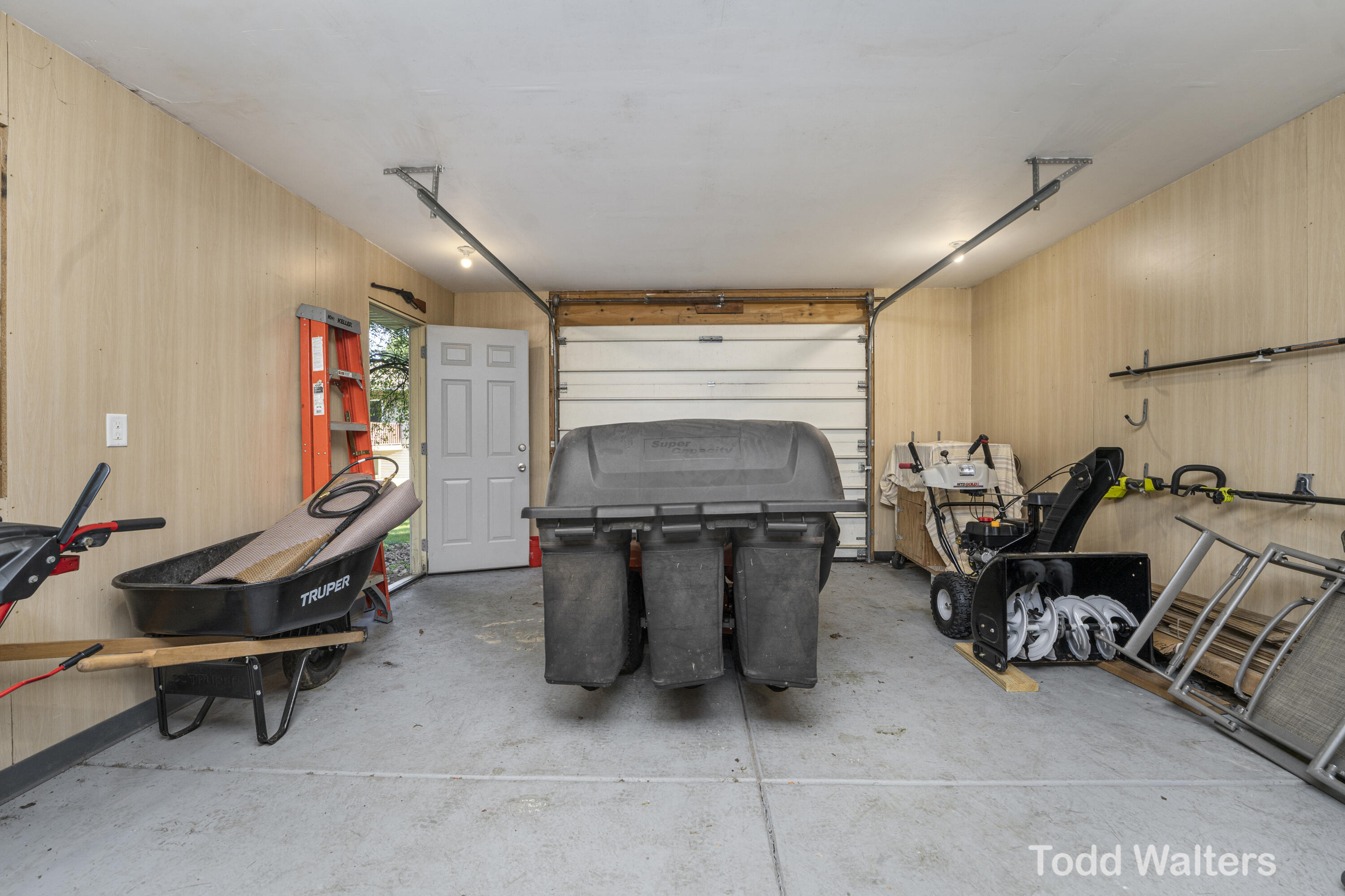 508-510 Riley Street Holland, MI 49424 - Photo 4 of 25 DSC01305