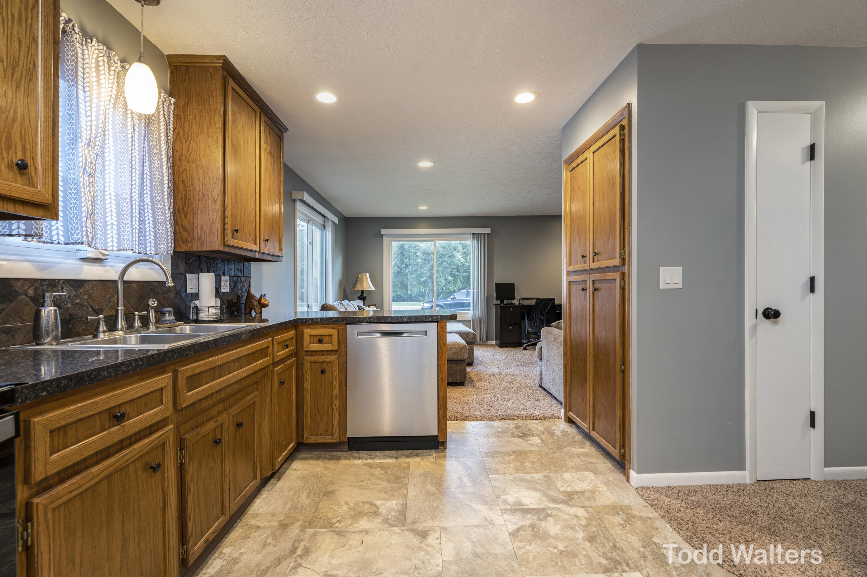 508-510 Riley Street Holland, MI 49424 - Photo 10 of 25 DSC01195
