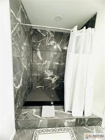 $3,200 | 16 Gerard Place, Parlin, NJ 08859