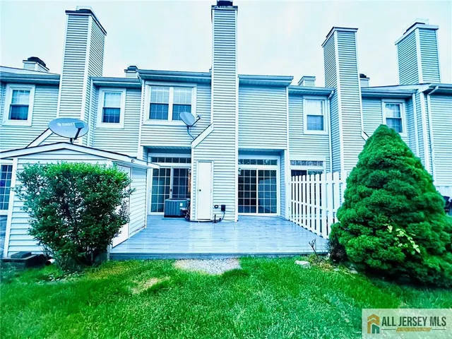 $3,200 | 16 Gerard Place, Parlin, NJ 08859