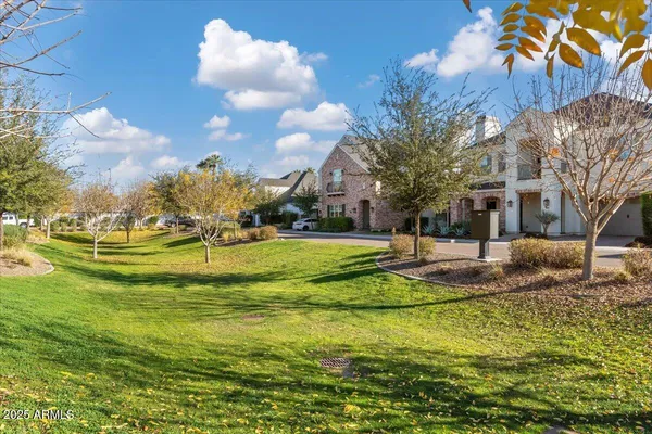 $1,399,999 | 640 West Echo Lane, Phoenix, AZ 85021