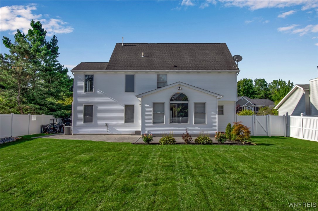 25 Windsor Ridge Drive Lancaster, NY 14086 - Photo 2 of 22