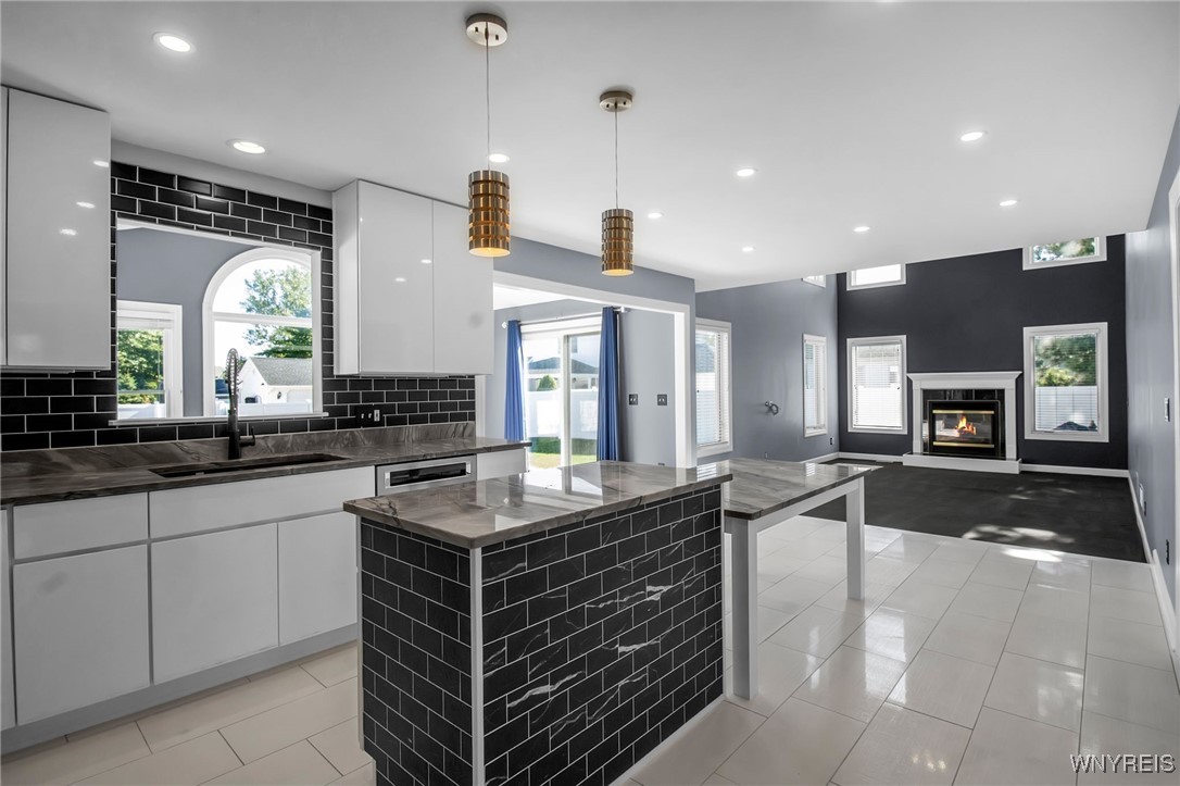 25 Windsor Ridge Drive Lancaster, NY 14086 - Photo 8 of 22