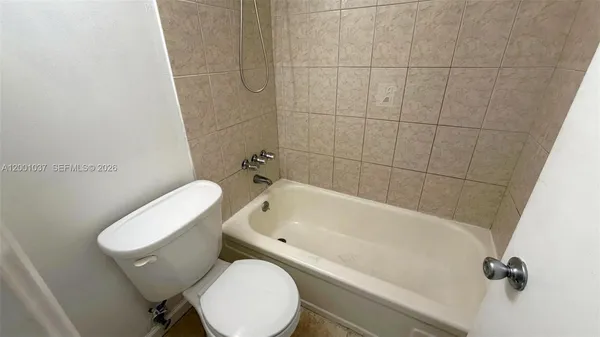 $1,975 | 2750 Northeast 183rd Street, Unit 106, Aventura, FL 33160