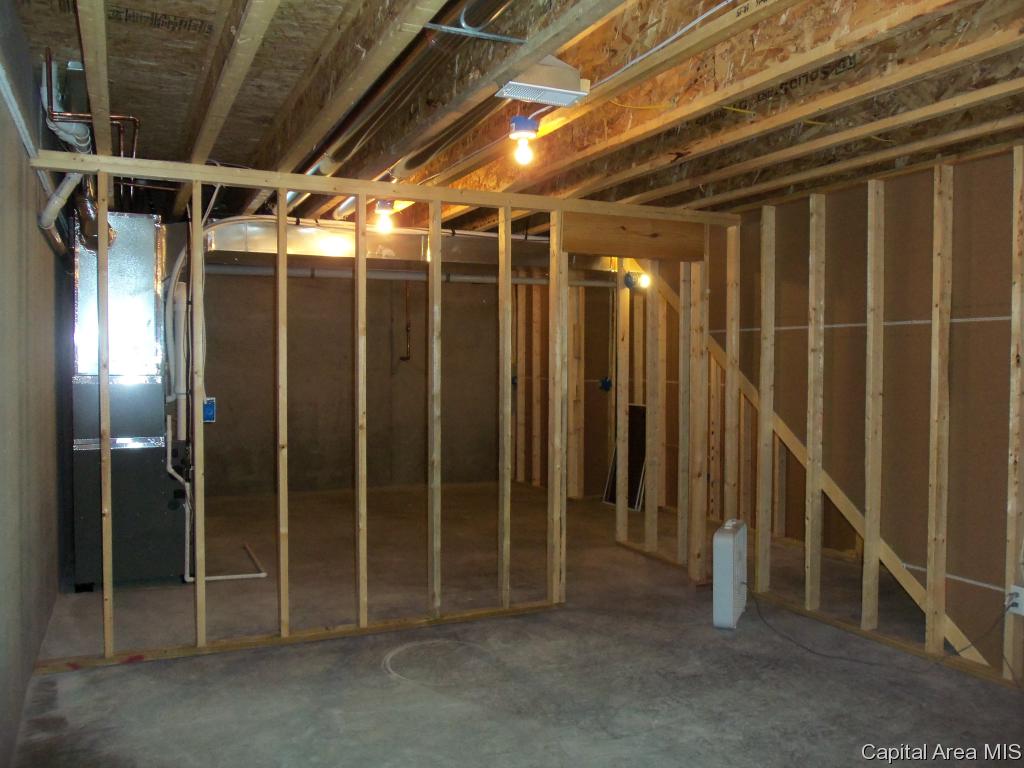 4819 Chestnut Drive Springfield, IL 62711 - Photo 10 of 10 Gallery Image 10