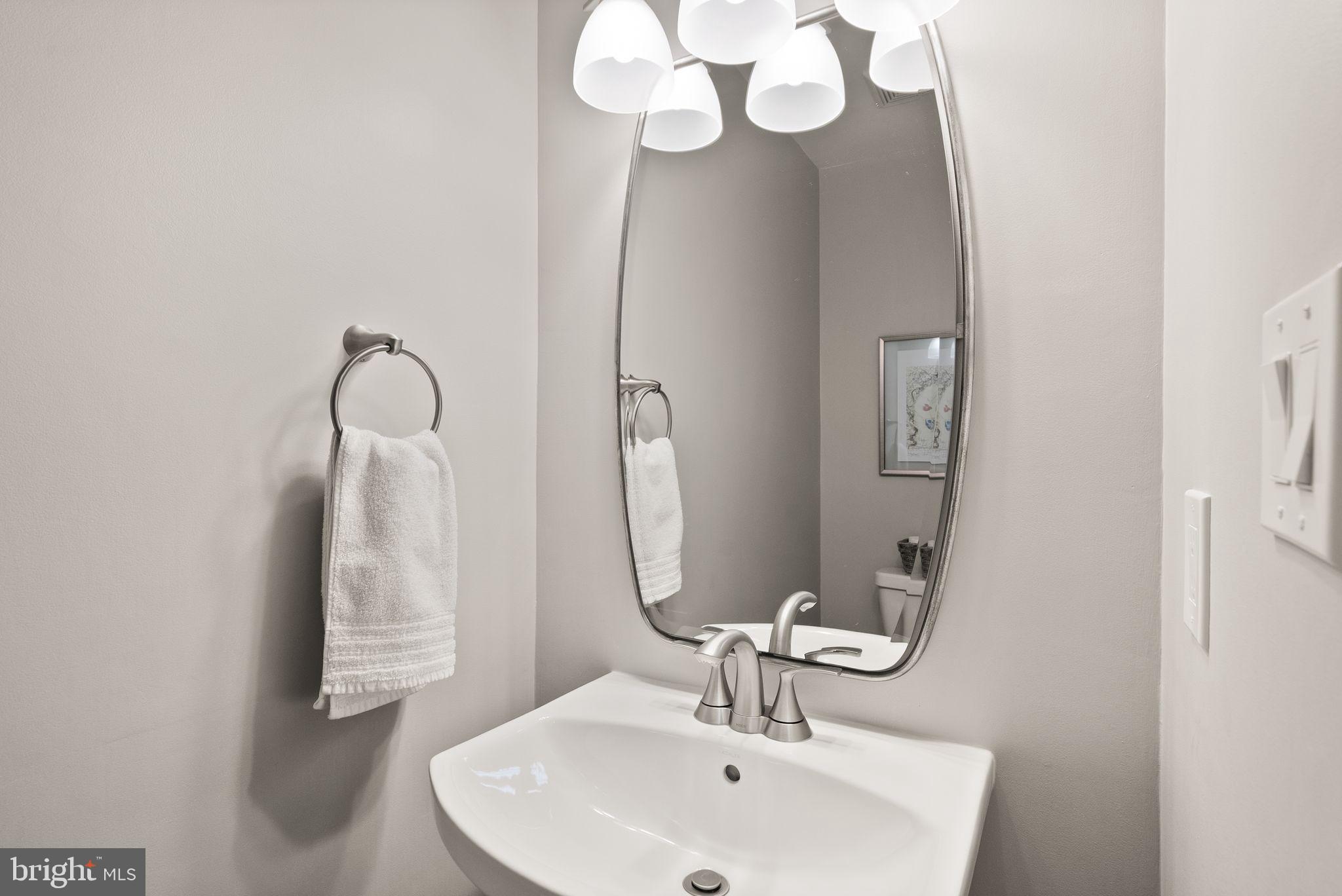 6369 English Ivy Way Springfield, VA 22152 - Photo 19 of 62 Main level powder room