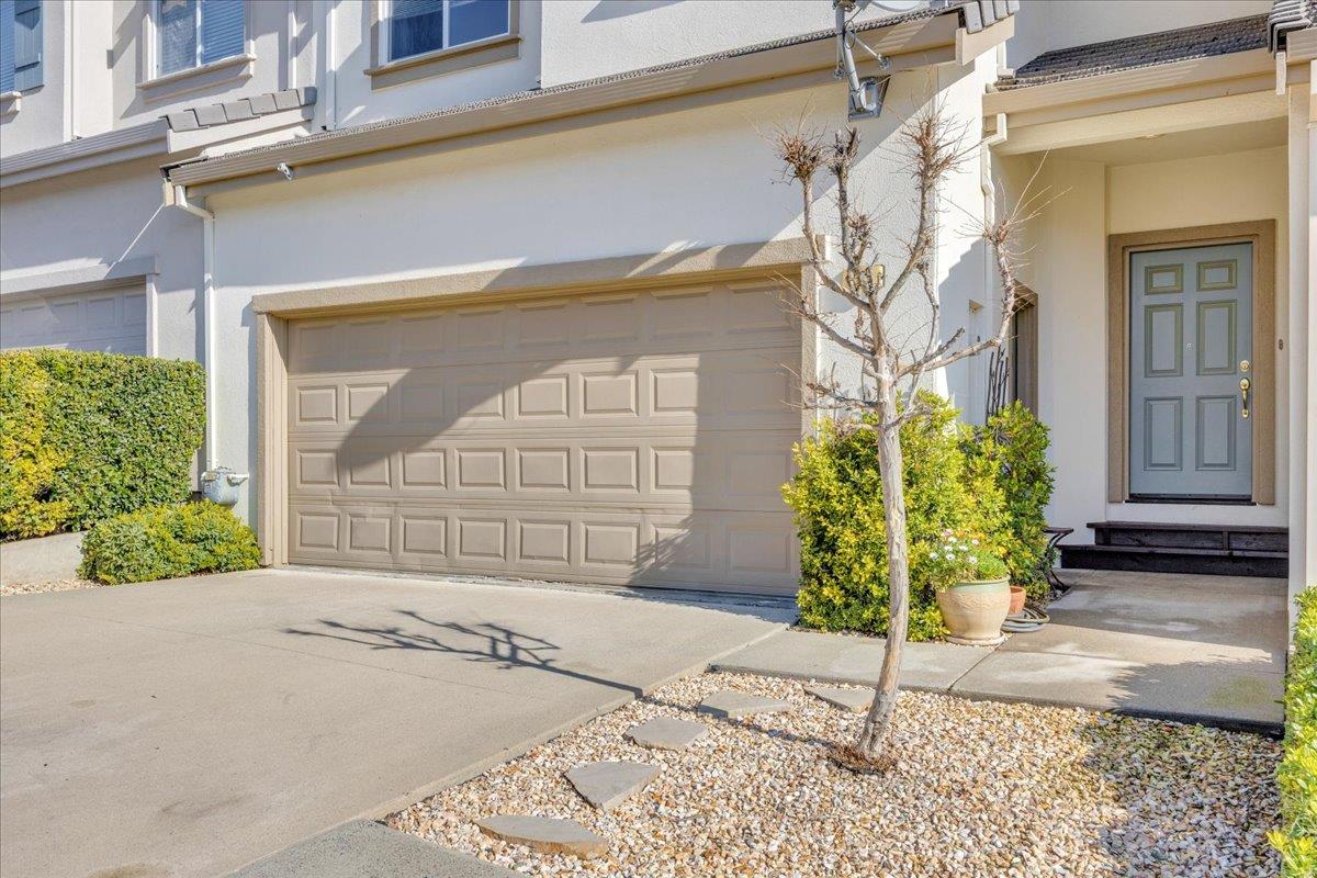 219 Bridle Point Circle Copperopolis, CA 95228 - Photo 3 of 75 HOA takes care of roof, exterior paint and even the fire insurance!