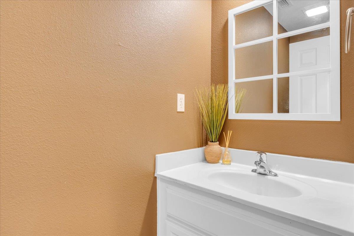 219 Bridle Point Circle Copperopolis, CA 95228 - Photo 6 of 75 Half bath off entry.