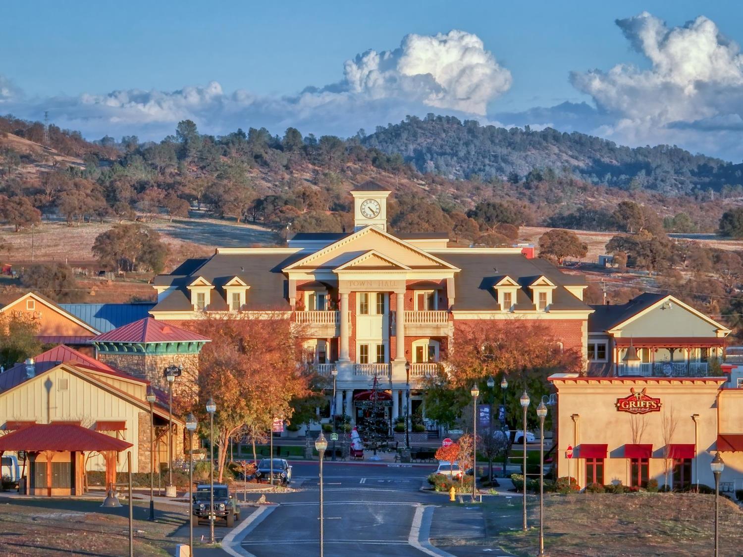 219 Bridle Point Circle Copperopolis, CA 95228 - Photo 67 of 75 Gateway Hotel is perfect for overflow guest stays.